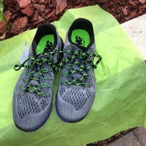 Nike women’s Air Zoom Kiger trail running shoes gray 8